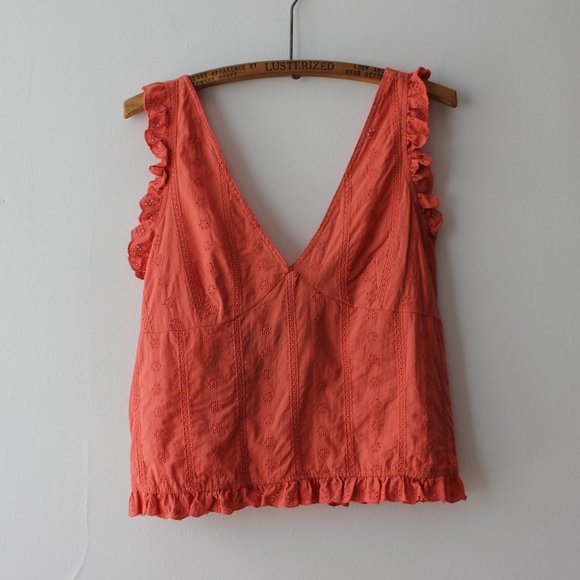 Tops - Coral Tank Top Size Medium